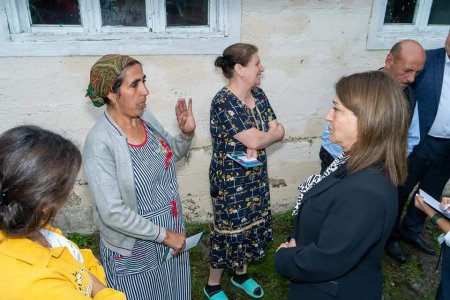 Xalqın sınağından çıxmış namizəd: Tamam Cəfərova kənd-kənd, küçə-küçə seçicinin görüşünə gedir - FOTOLAR