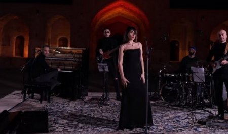 İranda hicabsız konsert verən müğənniyə qarşı cinayət işi açılıb