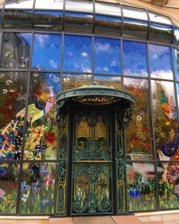 Rövşən Lənkəranskinin Ukraynadakı restoranı dağıdıldı - FOTO+VİDEO