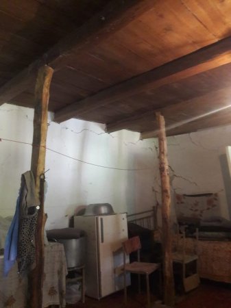 Qəhrəmanlar böyüyən ev qəzalı vəziyyətdə: Yaşlı Ana prezidentə müraciət etdi – FOTOLAR+VİDEO