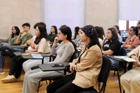 Qarabağ Universitetində psixoloqların peşəkar inkişafına dair layihə icra olunub  