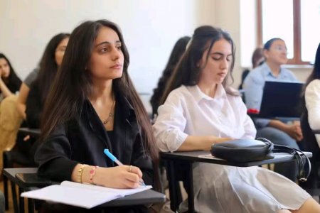 Qarabağ Universitetində psixoloqların peşəkar inkişafına dair layihə icra olunub  