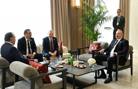 Liderlər çay süfrəsi arxasında- FOTOLAR 