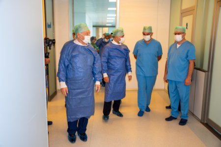 Azərbaycan səhiyyəsində yeni dövr: Milli Onkologiya Mərkəzində robotik cərrahiyyə əməliyyatları keçirilir