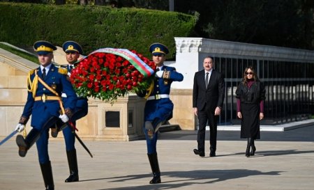 İlham Əliyev və Mehriban Əliyeva Şəhidlər xiyabanını ziyarət etdi - FOTOLAR