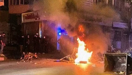 Tehranda ÖLÜM-DİRİM savaşı gedir - Polis binası ələ keçirildi, məhbuslar azad olundu